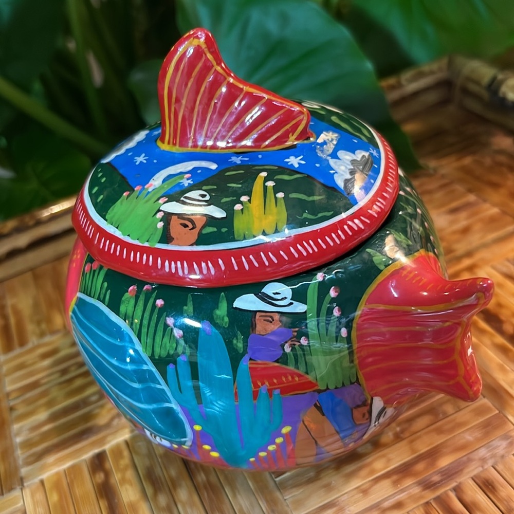Mexican Fish Pot w Lid, handmade - Picture 3 of 8